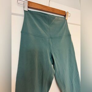 Green Lululemon align 21” cropped leggings (size 4)